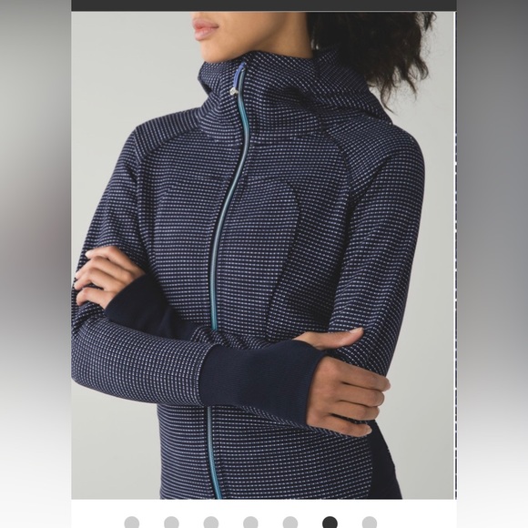 Like new Lululemon Scuba hoodie - Picture 2 of 12
